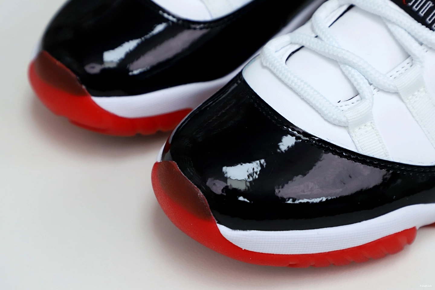 11 LOW BRED AIR WHITE JORDAN 0128